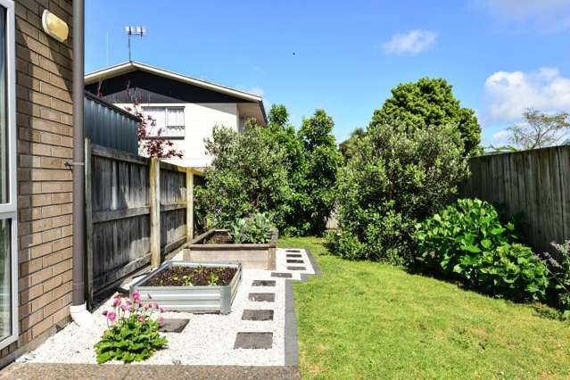 69 Chiefs Court Hamilton East_2