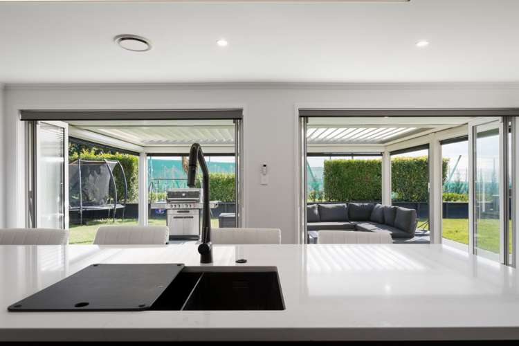 2 Gleneagles Drive Aongatete_8