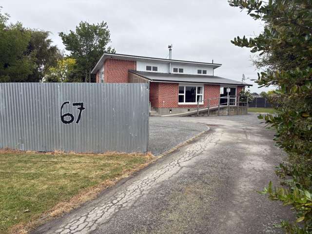 Five bedroom home - ALLENTON