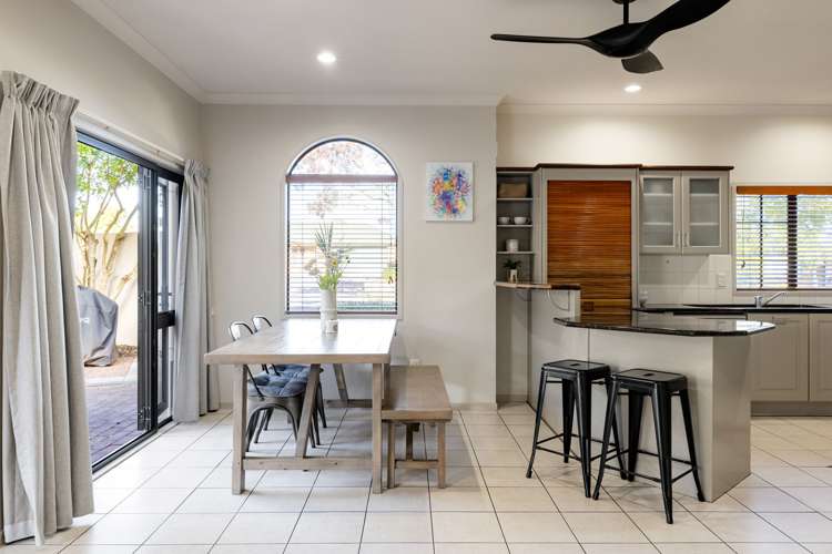 2 Keswick Crescent Huntington_5