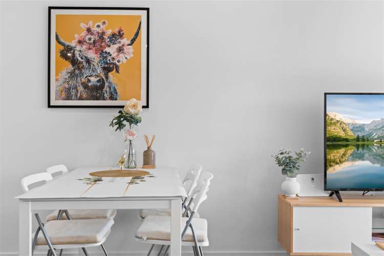 18/241 Lincoln Road Addington_3