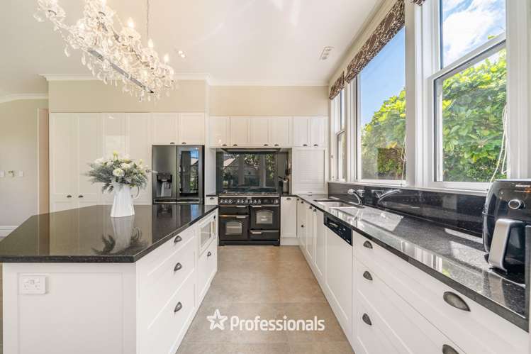 722 High Street Epuni_13