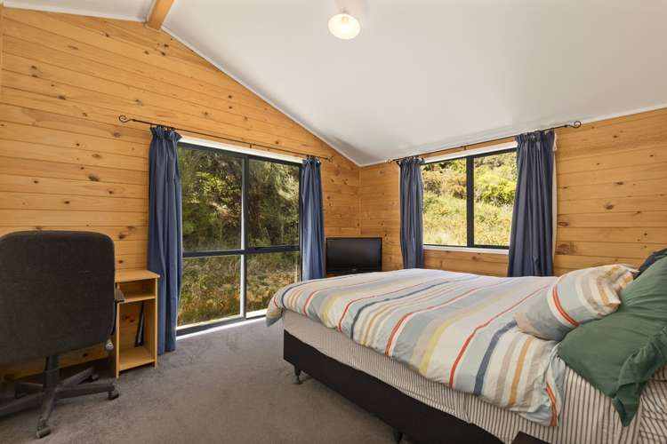 1 Lowry Heights Stokes Valley_10