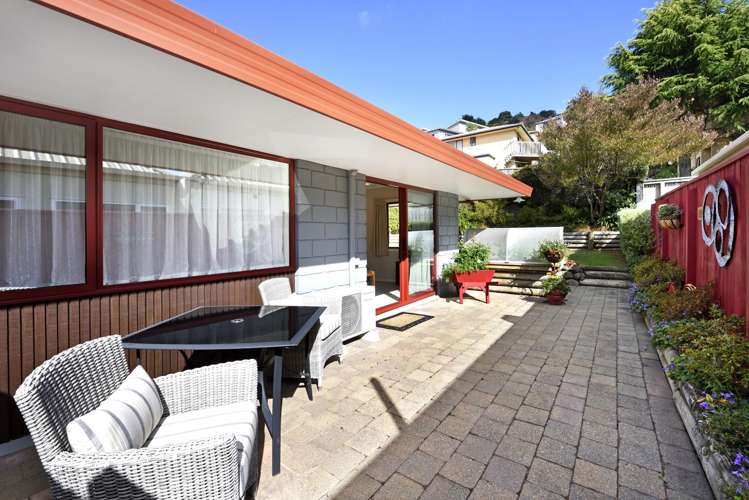 104 Saint Vincent Street Toi Toi_11