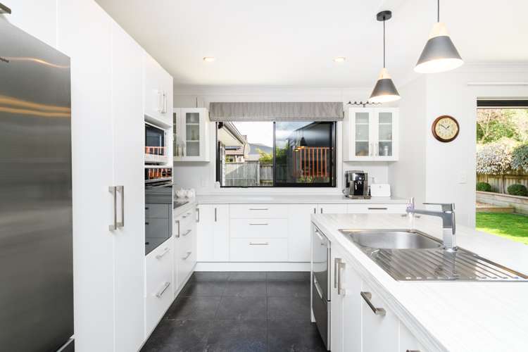 44 Chestnut Close Kelvin Grove_8