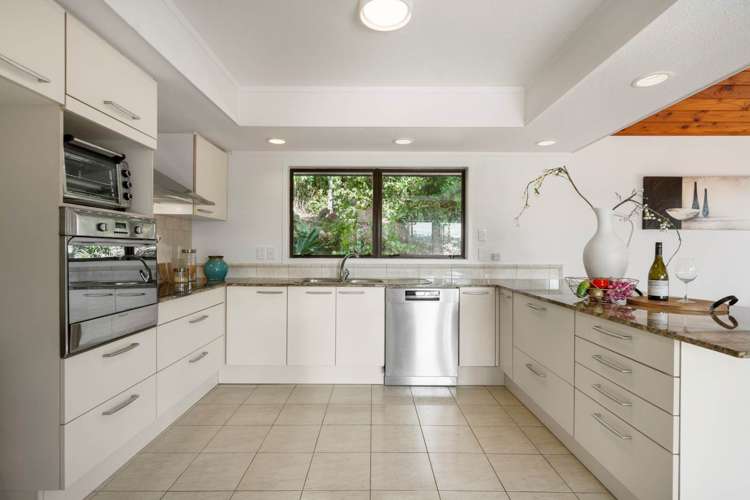 219 Chelsea View Drive Chatswood_9