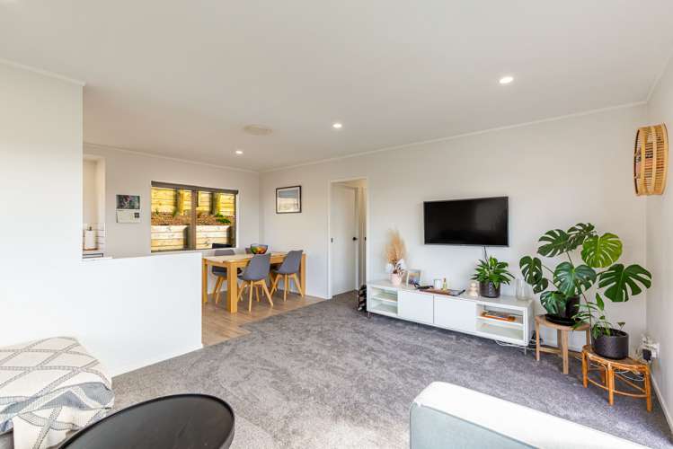 8 Garton Drive Massey_16