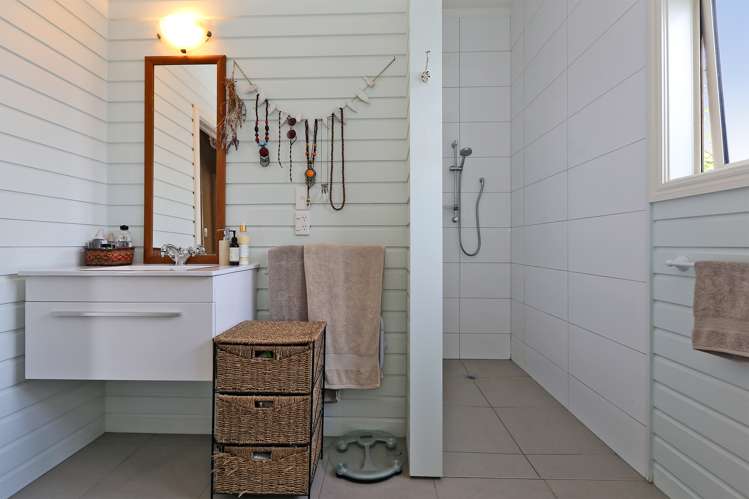 16a Hammond Road Taradale_8