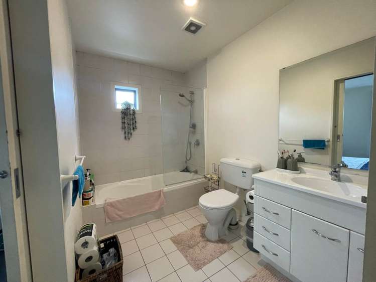 7/6 Ambrico Place New Lynn_6