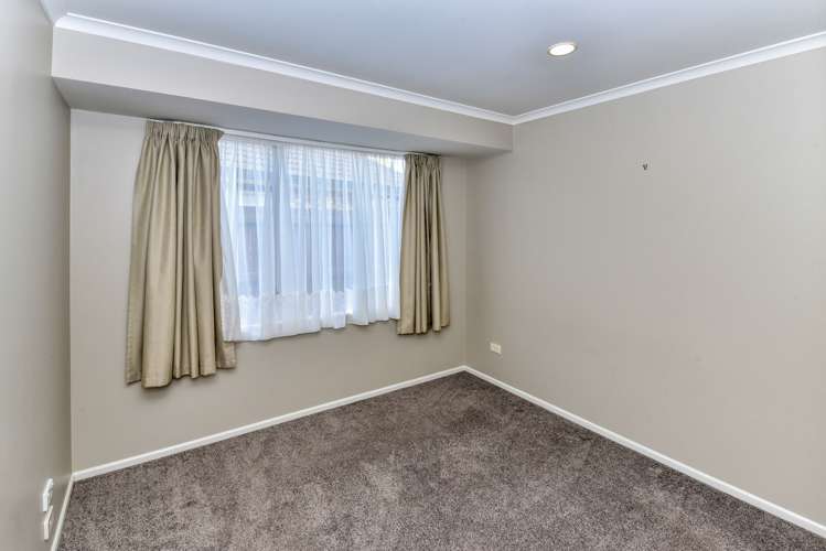 20 Trossach Place Wattle Downs_19