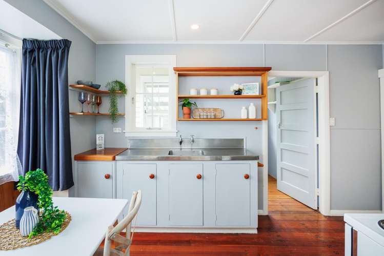 654 Featherston Street Roslyn_8