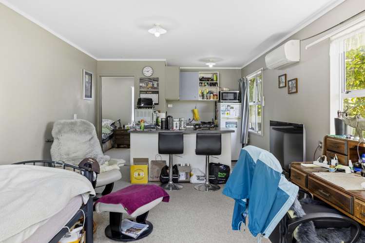 1 and 2/20 Stanley Street Wharewaka_32