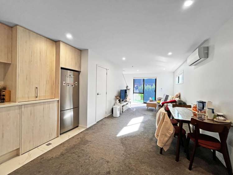  2/12 Biddle Crescent Taitā_1