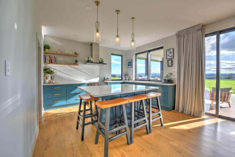 15 Cemetery Road Kuri Bush_7