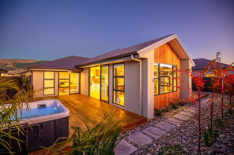 10 Chertsey Road_0
