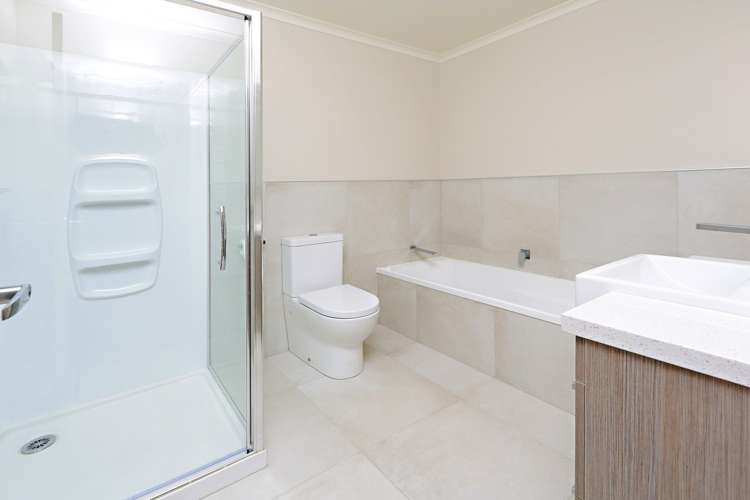 4 Riviera Drive Flat Bush_11