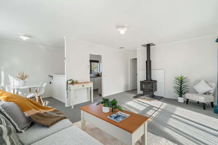 17B Grayson Avenue Mangakakahi_4