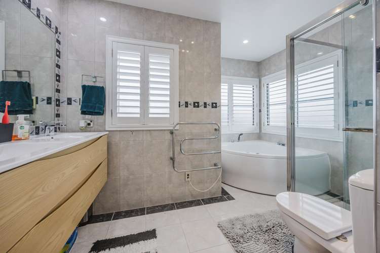 27 Byblos Place The Gardens_21