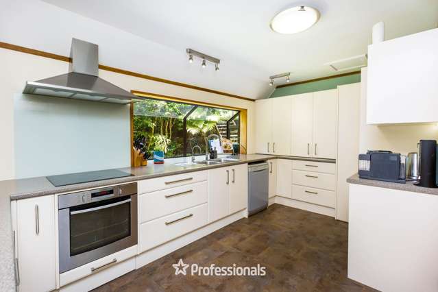 8 King Charles Drive Kingsley Heights_2