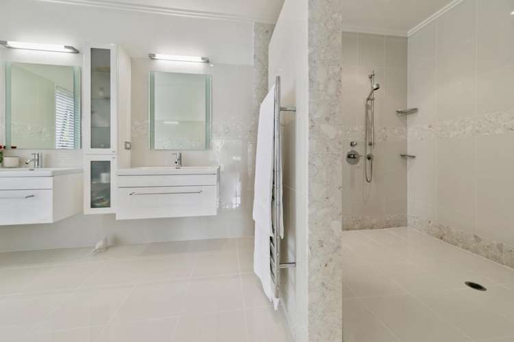 7 Burgundy Park Avenue Henderson_18