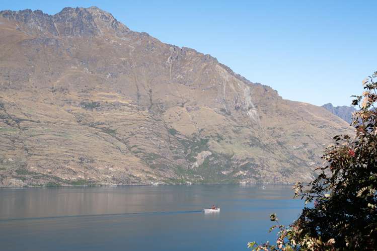 6b Williams Street Fernhill/Sunshine Bay_12