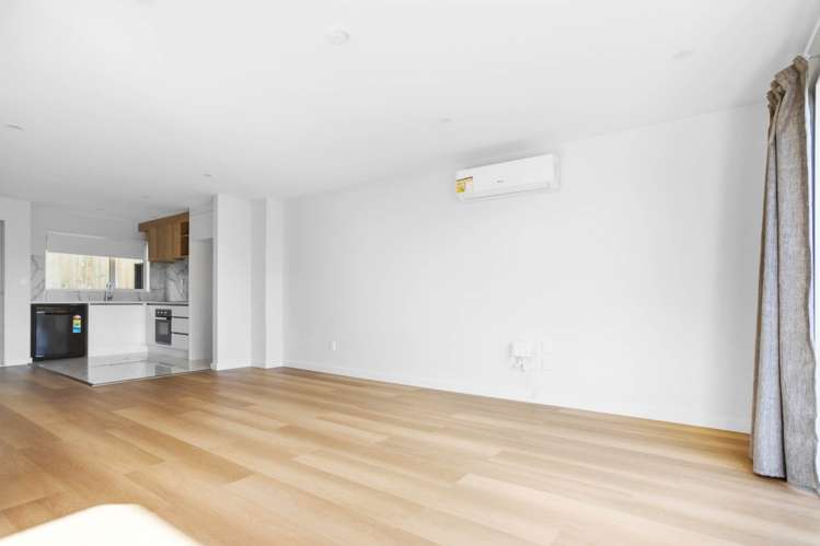 4/58 Glass Road Mt Roskill_3