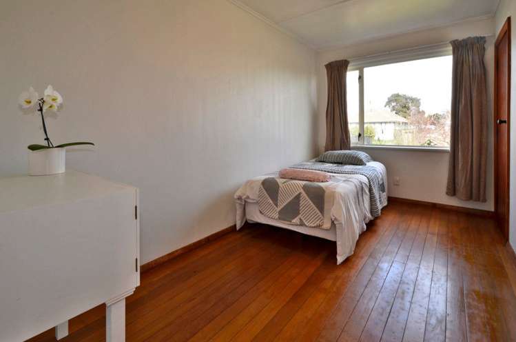 8 Avro Crescent Hornby_9