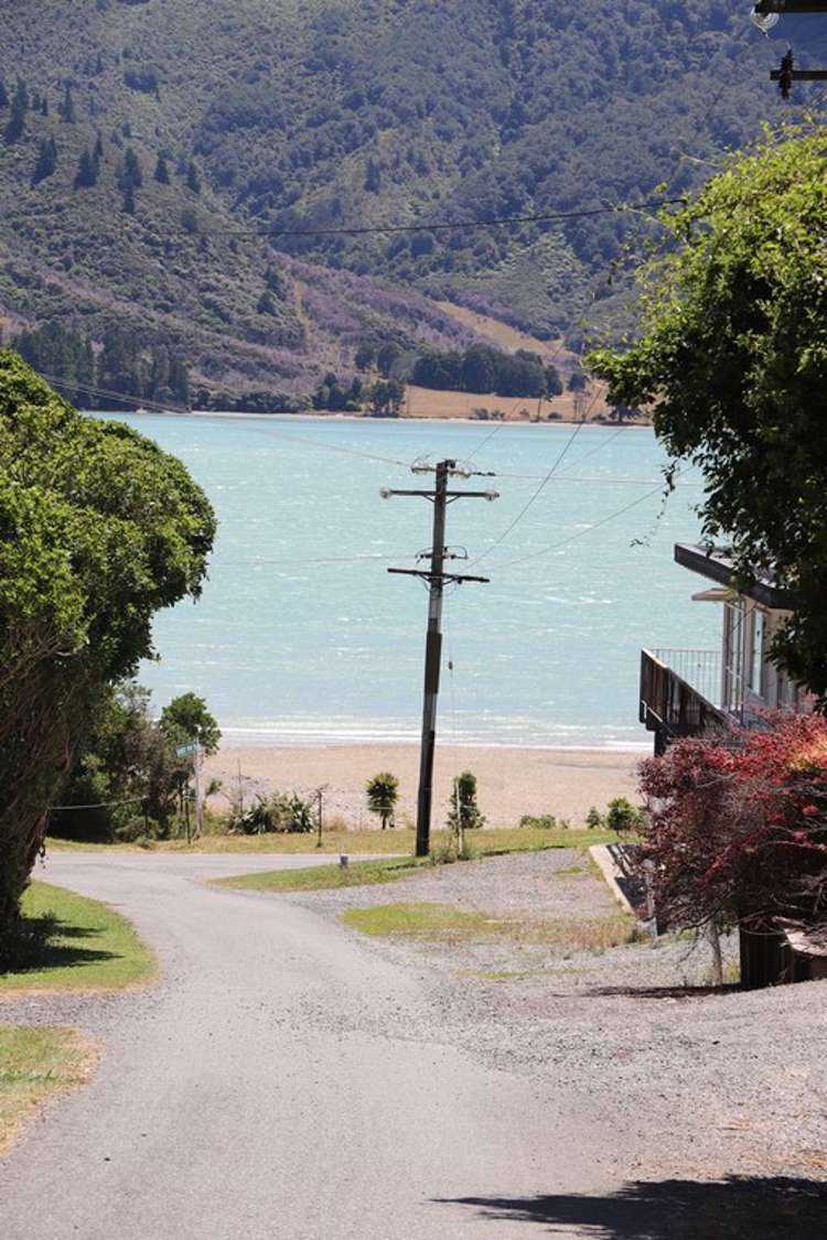 7 Sandy Bay Road Kenepuru Sound_19