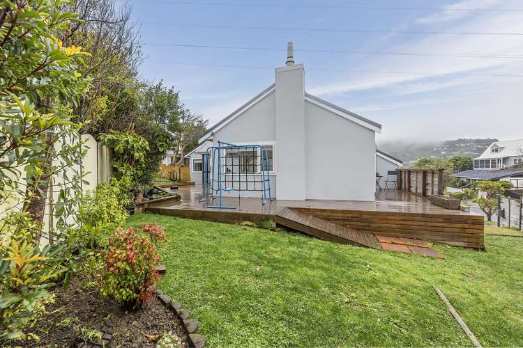 17 John Witton Drive Crofton Downs_18