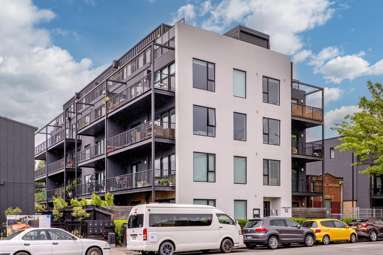 104/272 Barbadoes Street_3