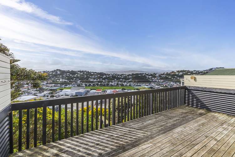 24 Waiwera Crescent Maupuia_5