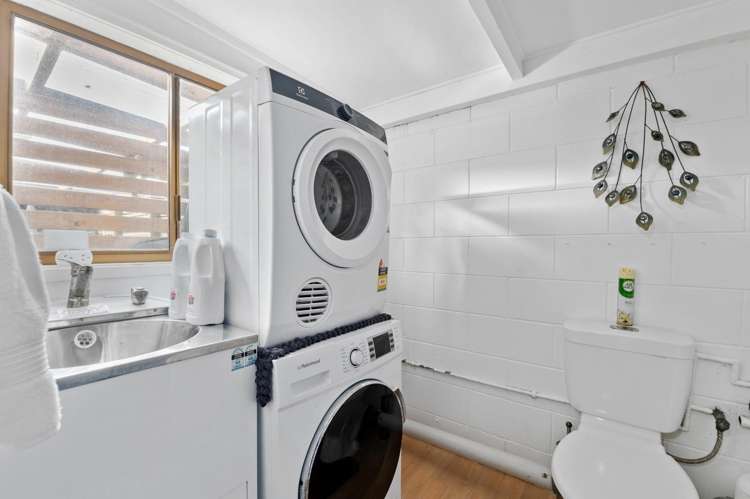 63A Ranolf Street Victoria_9