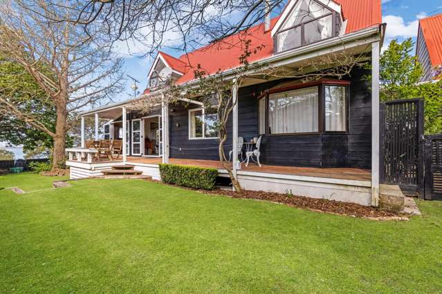 Stunning Water Front Living In Wattle Downs