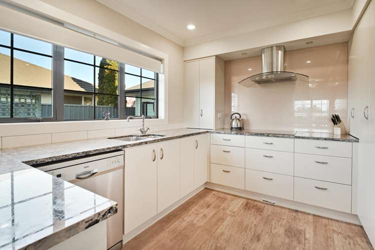 13 Raceview Close Raureka_8