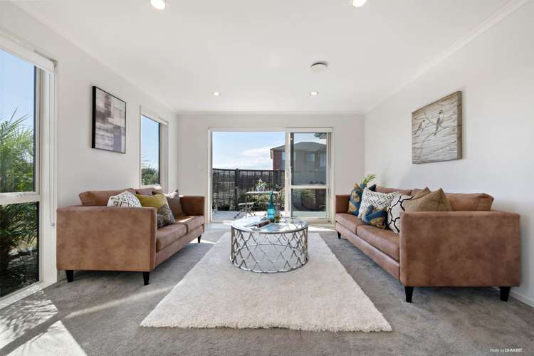 10 Iwinuku Crescent Wattle Downs_11