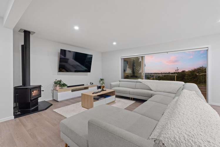 24 John Dee Crescent Red Beach_6