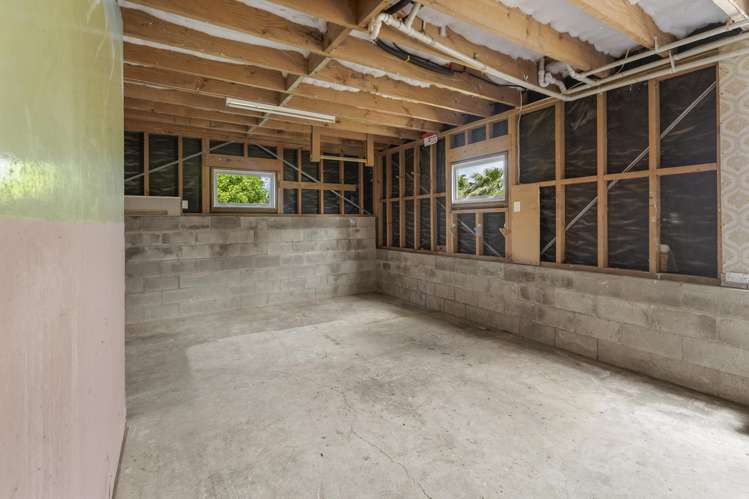 7 York Crescent Westown_17