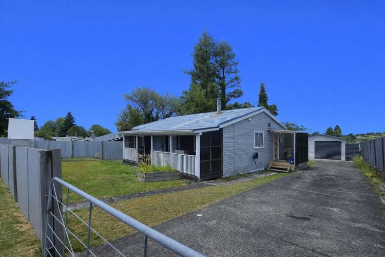 16 Esk Crescent Tokoroa_10