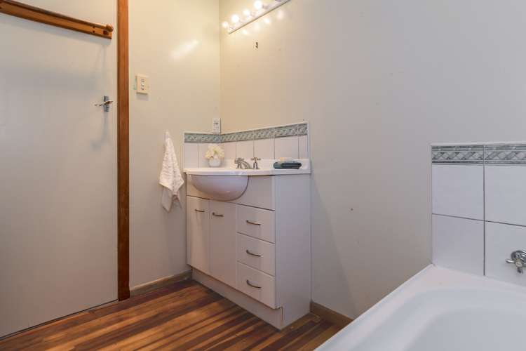 35 Emily Place Bellevue_21