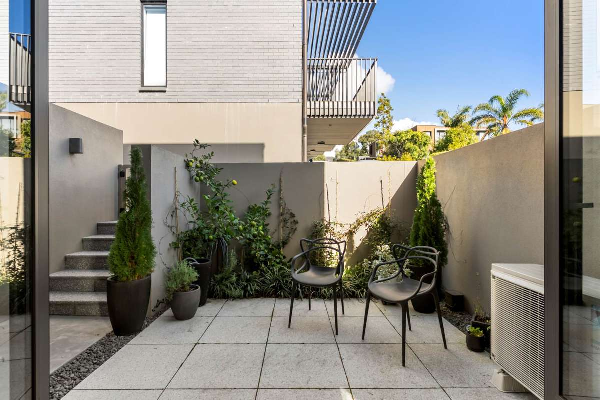 8/32 Dudley Road_1