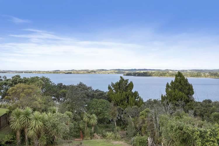 17 Tui Vale Road Cockle Bay_34