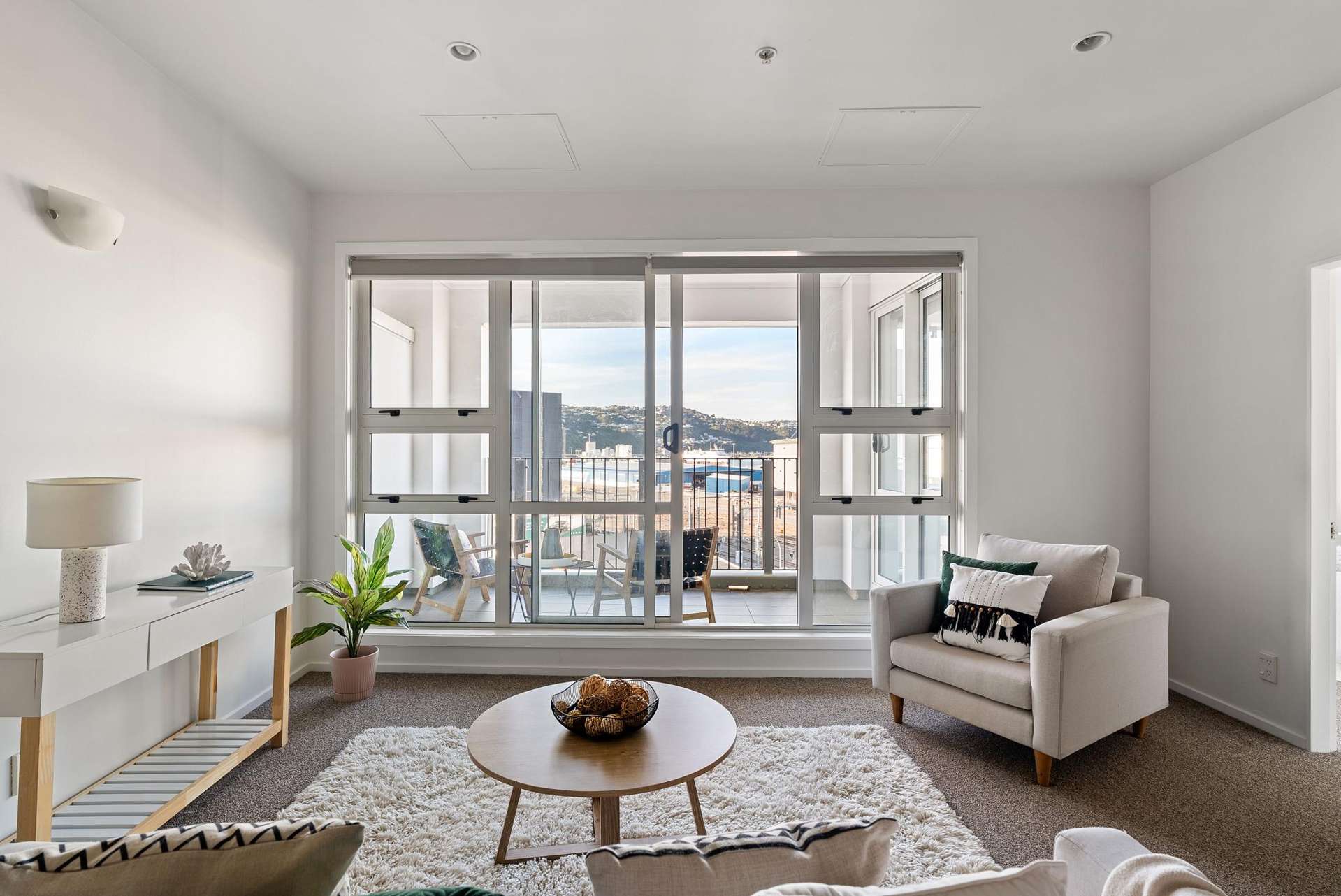 U409 and UG44/107 Thorndon Quay Pipitea_0