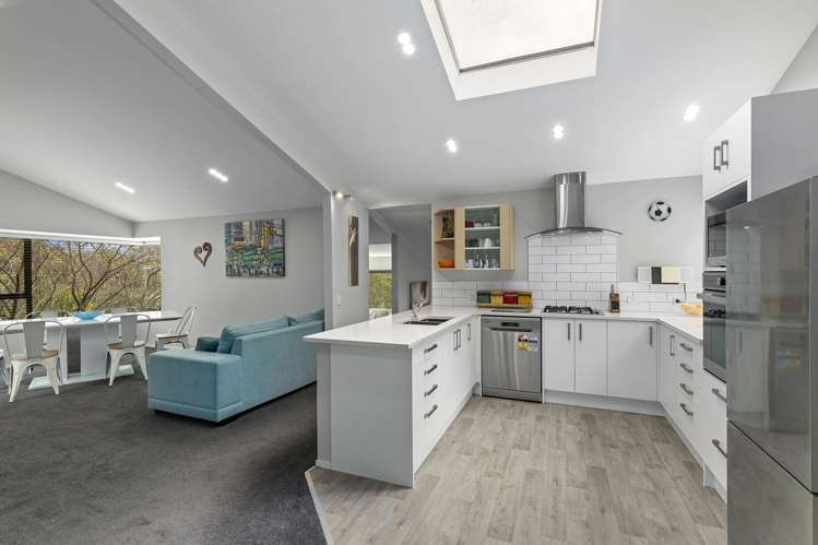 2/103 Horoeka Street Stokes Valley_9