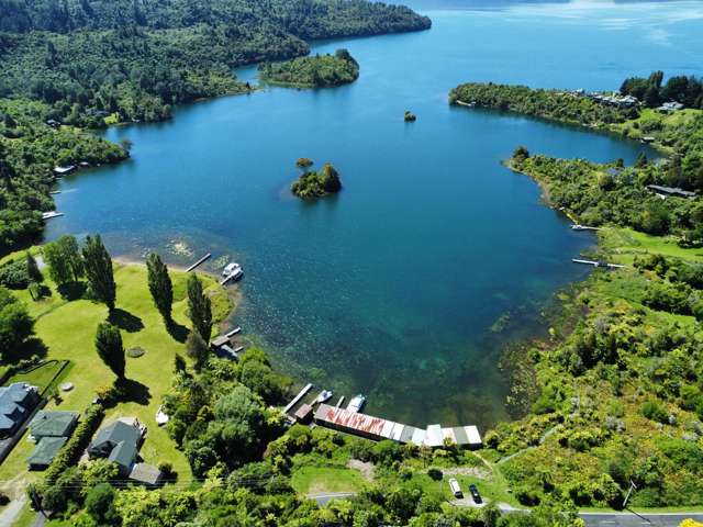 H143 Boat Shed Lake Tarawera_2