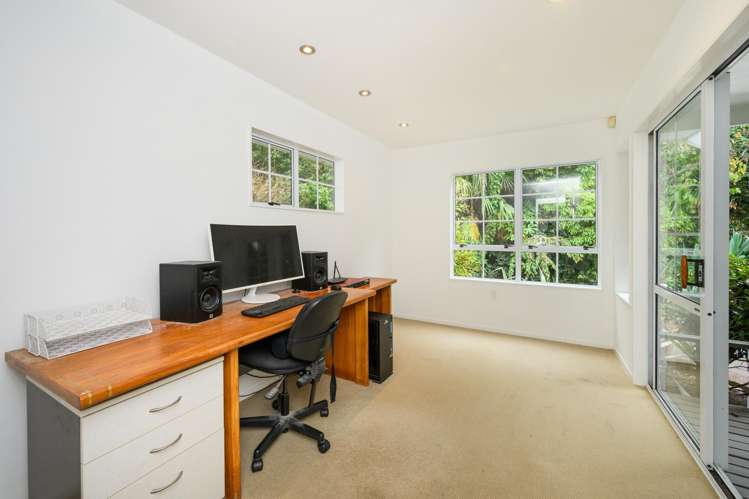 210 Old West Road Turitea_13