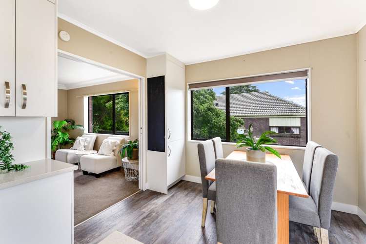 16 Glendale Drive Dinsdale_13