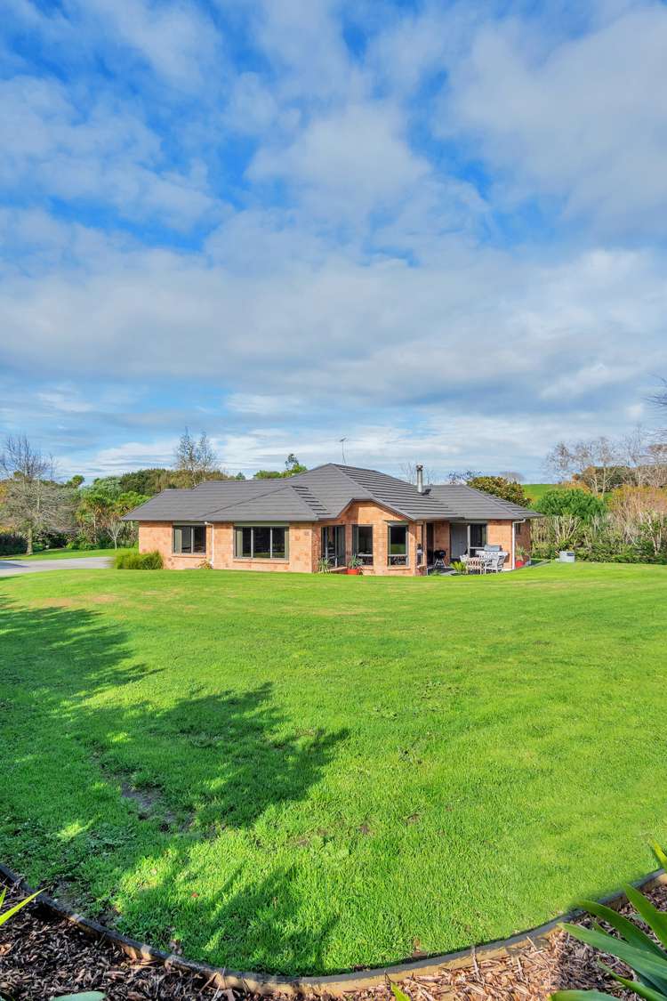29 Awaroa Stream Drive Waiuku_24