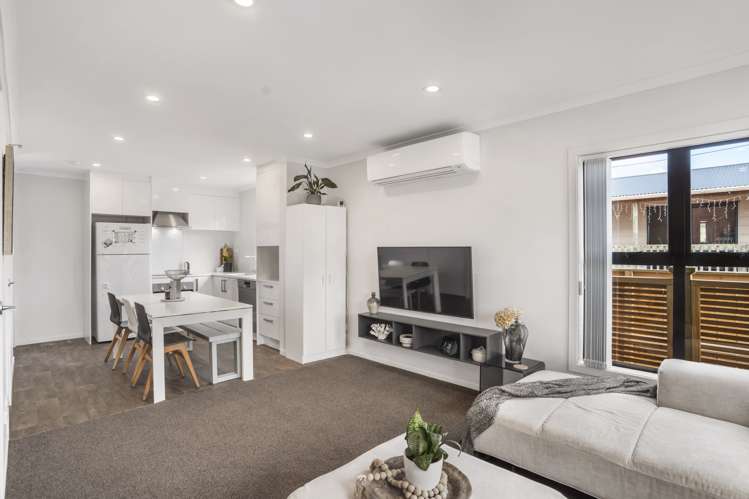 1/9 Marlene Avenue Te Atatu South_3