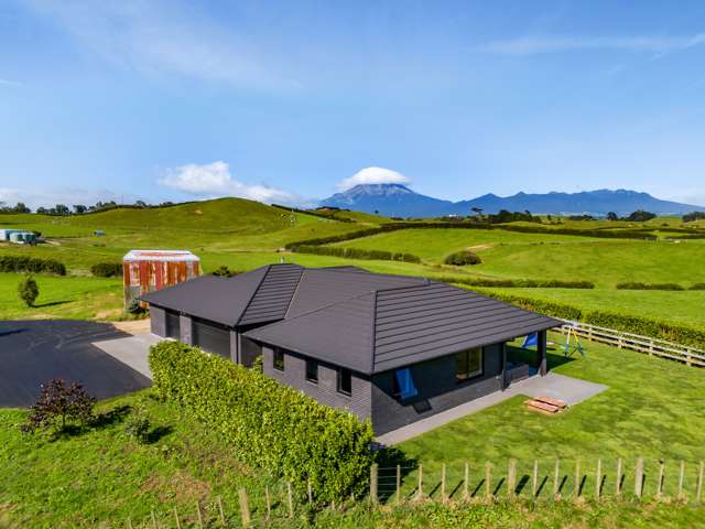 Egmont Village Lifestyle!