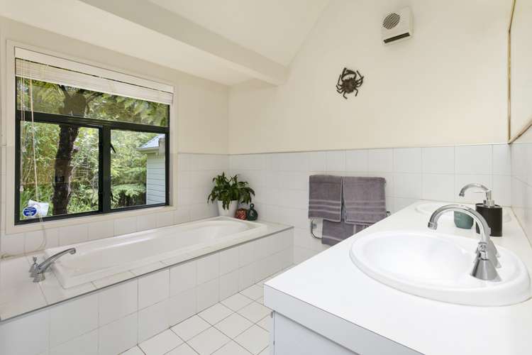 13 Kaurimu Rise Titirangi_14